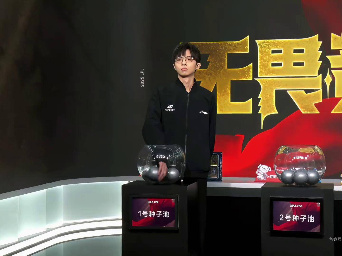 Rookie迎来十赛季出色发挥，G2观众热烈欢呼！赢得满堂喝彩(rookie夏季赛冠军)